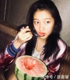 娱乐吃瓜的女人,那些热衷吃瓜的时尚女性